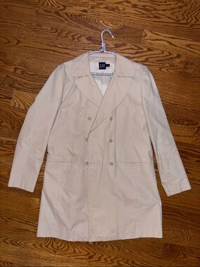 GAP Women’s Light Cream Double-Breasted Trench Coat
